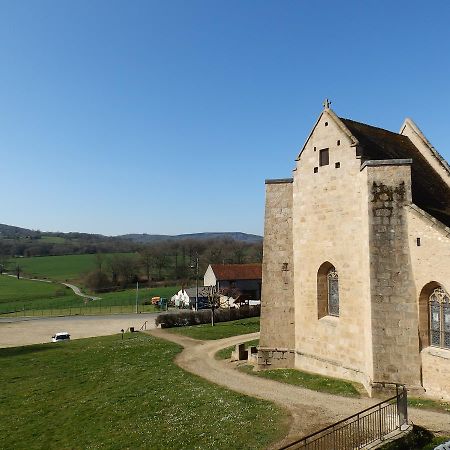 Отель La Fontaine Aux Loups Saint-Sulpice-le-Dunois Экстерьер фото