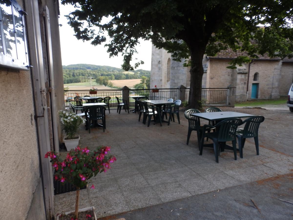 Отель La Fontaine Aux Loups Saint-Sulpice-le-Dunois Экстерьер фото